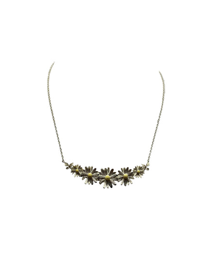 Silver Daisy Necklace
